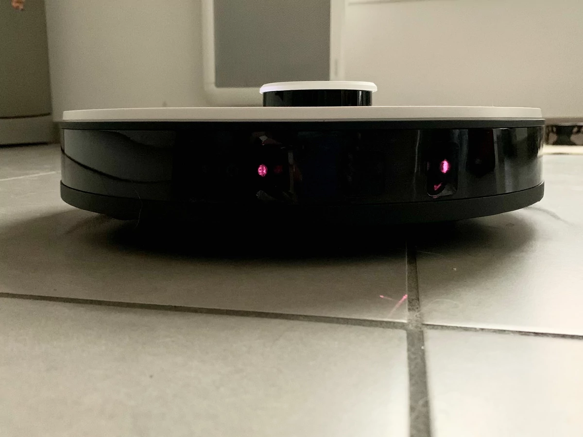 Ecovacs Deebot Ozmo T8 AIVI © Mathieu Grumiaux pour Clubic