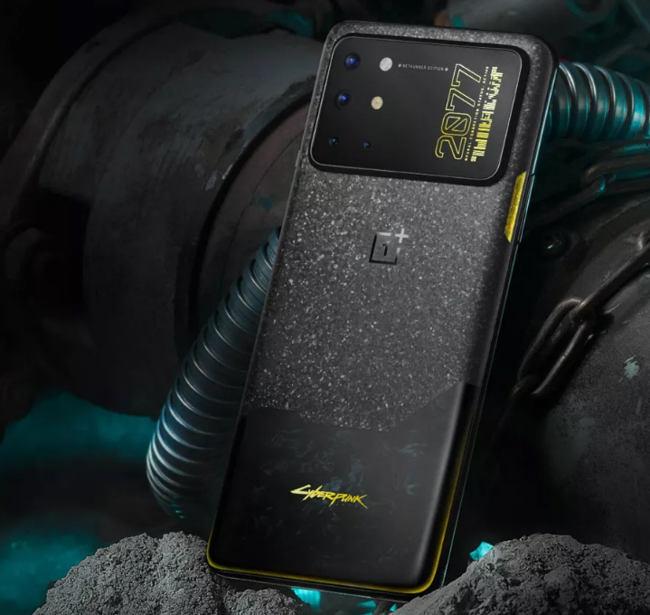 Disponible en Chine, l'édition limitée Cyberpunk 2077 du OnePlus 8T arbore un énorme module photo