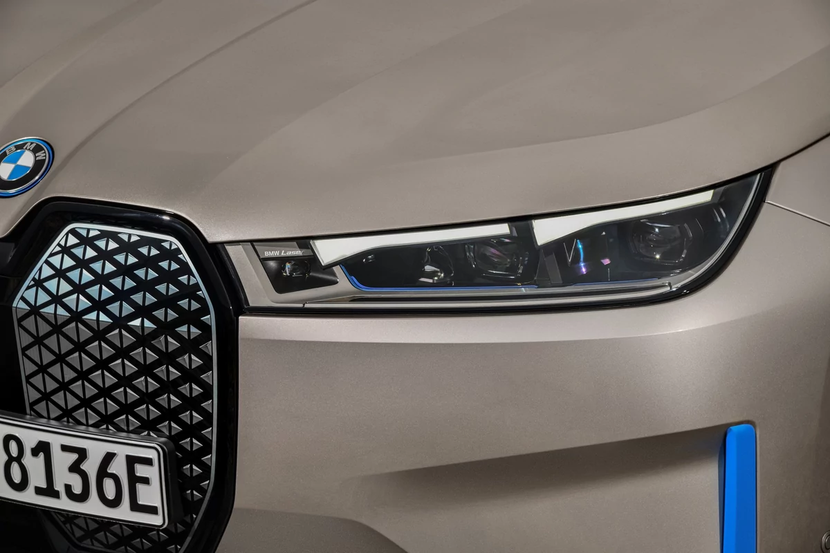 BMW iX © BMW