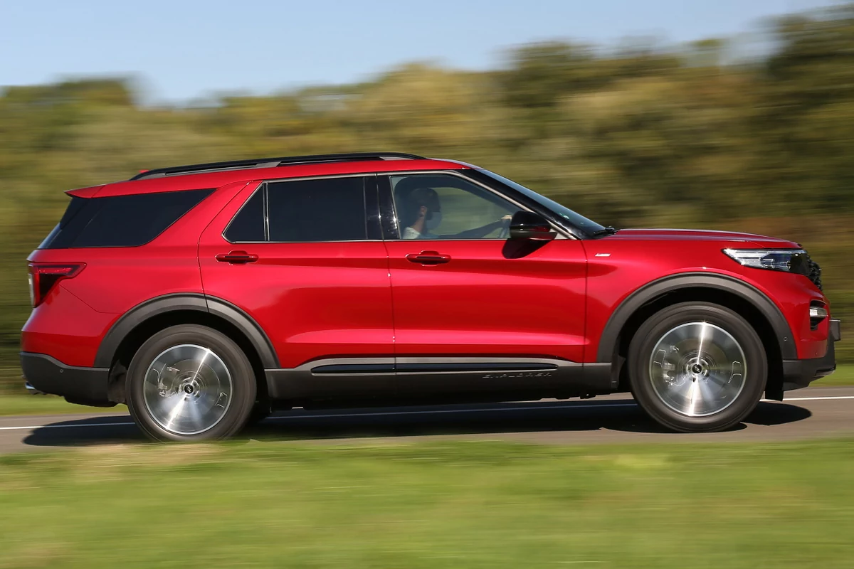 Ford Explorer hybride rechargeable © Camille Pinet
