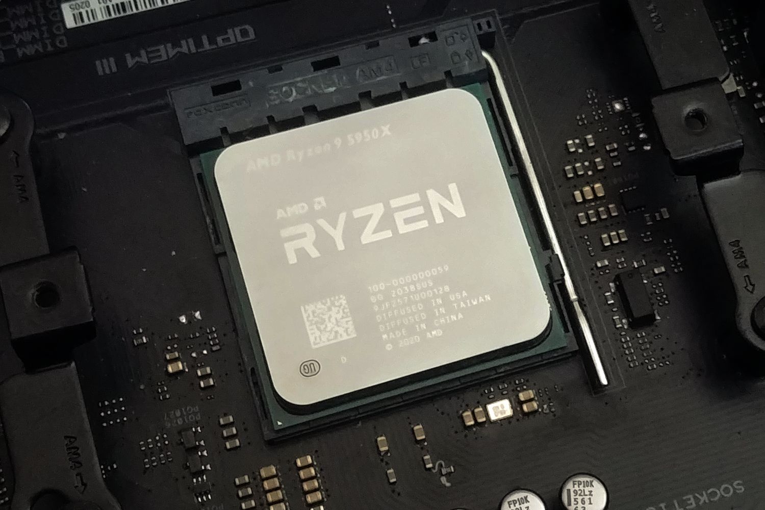 AMD : le refresh Zen 3 des Ryzen 9 5950XT atteindra les 5 GHz, 4,6 GHz pour le Ryzen 5 5600XT