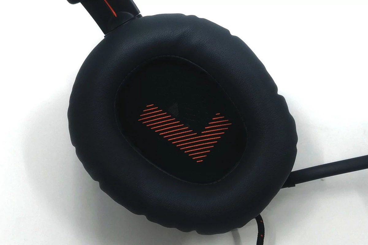 JBL Quantum 100 © Nerces
