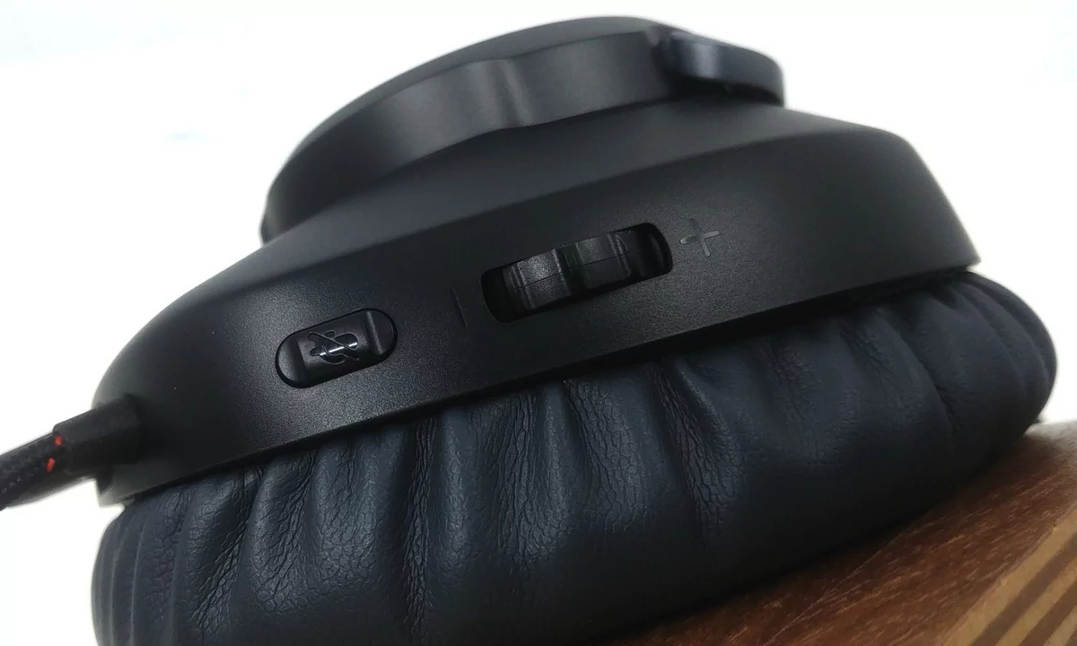 JBL Quantum 100 © Nerces