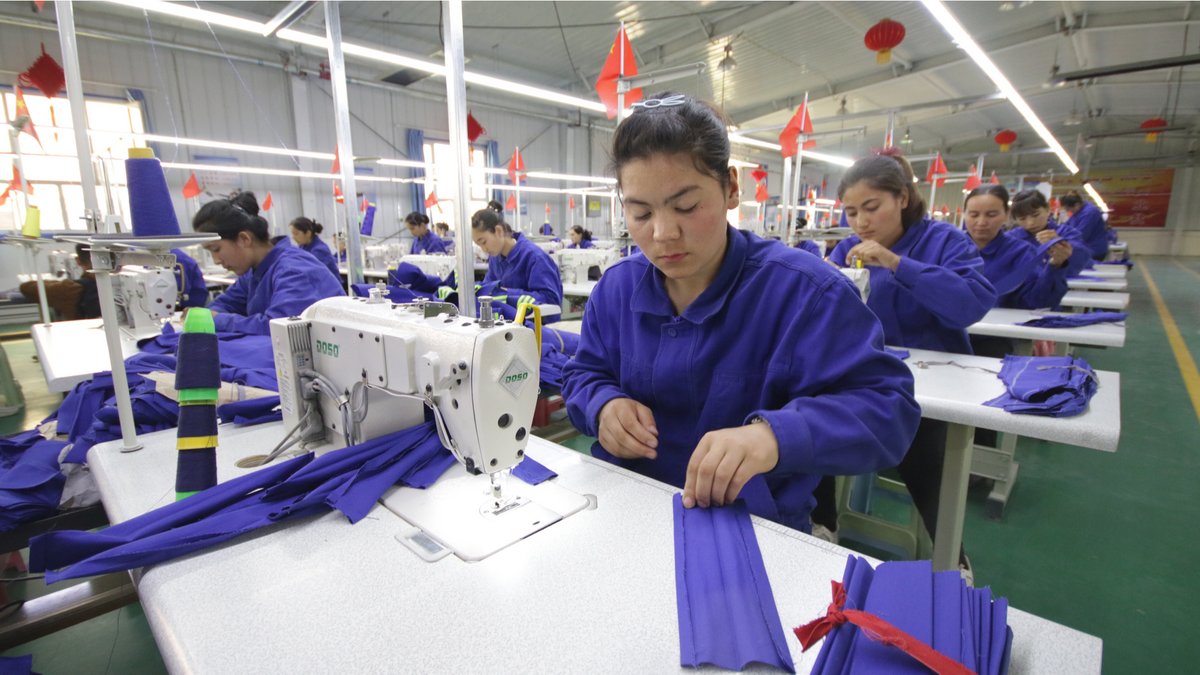 Des travailleuses Ouïghours, en Chine (© Shutterstock)
