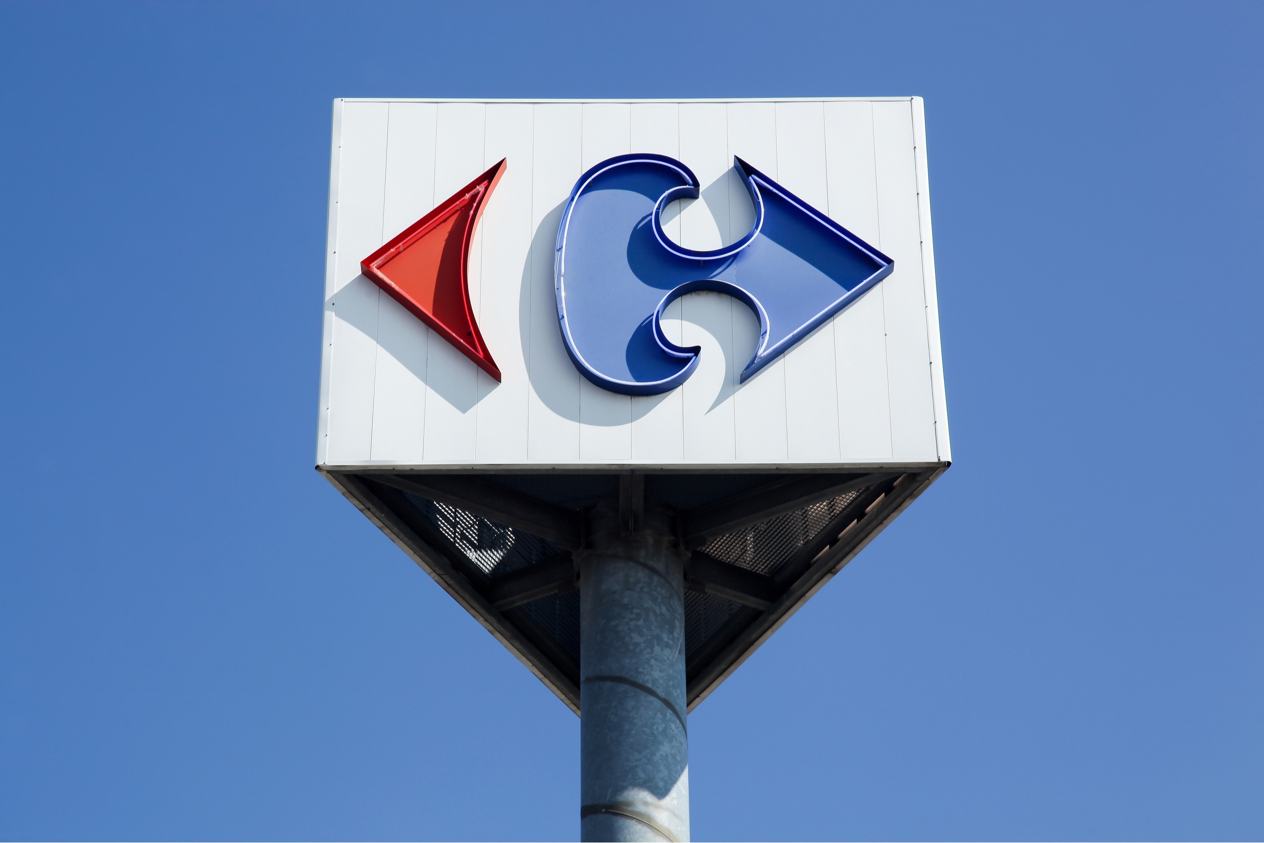 RGPD : la CNIL condamne et inflige deux amendes à Carrefour France et Carrefour Banque
