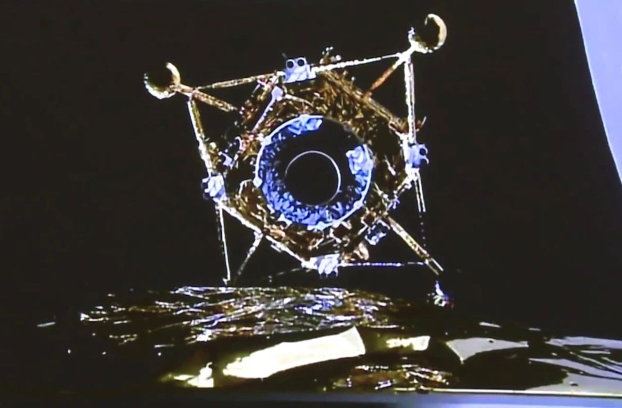 La mission Chang'E 5 atteint l'orbite lunaire et se prépare à alunir