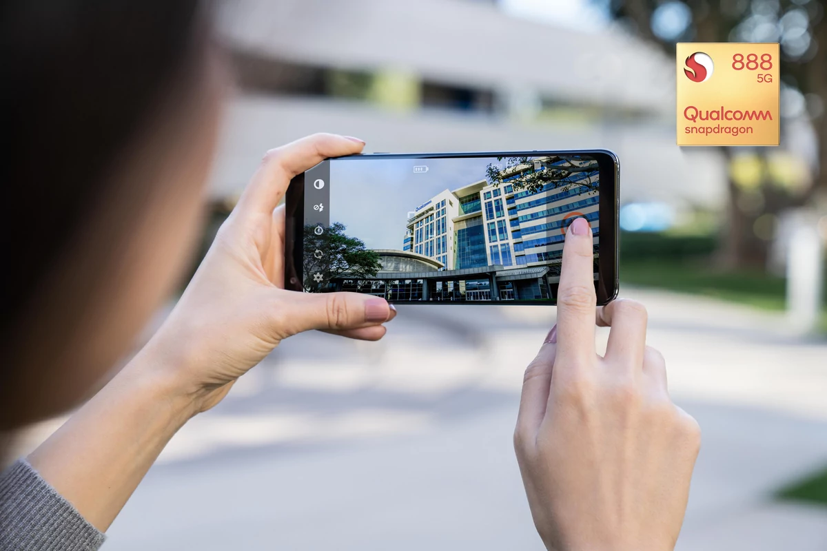 Qualcomm Snapdragon 888 © © Qualcomm