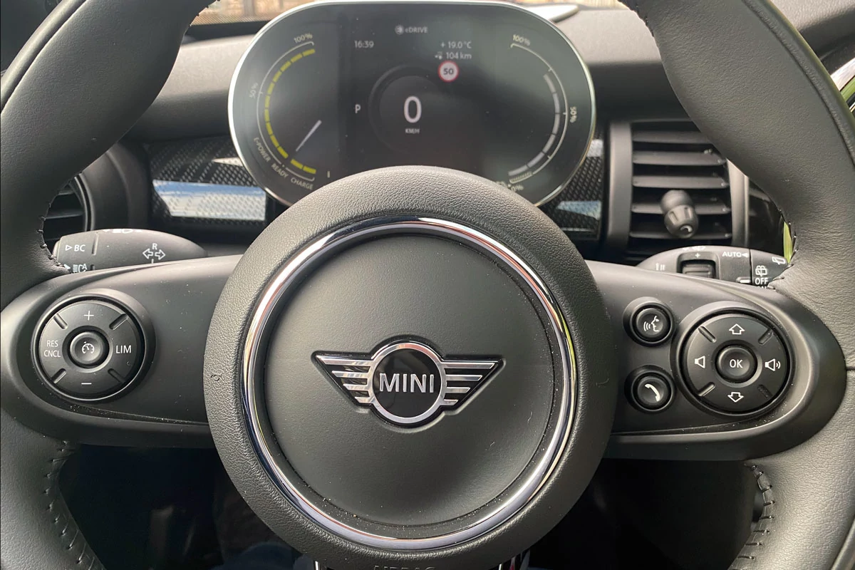 MINI-Cooper-SE © Jérôme Cartegini