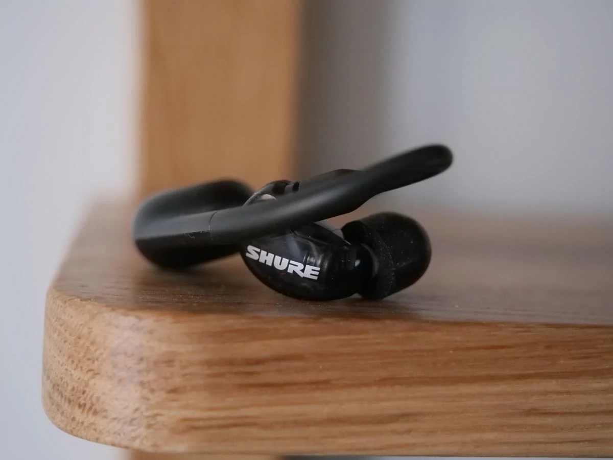 Shure Aonic 215