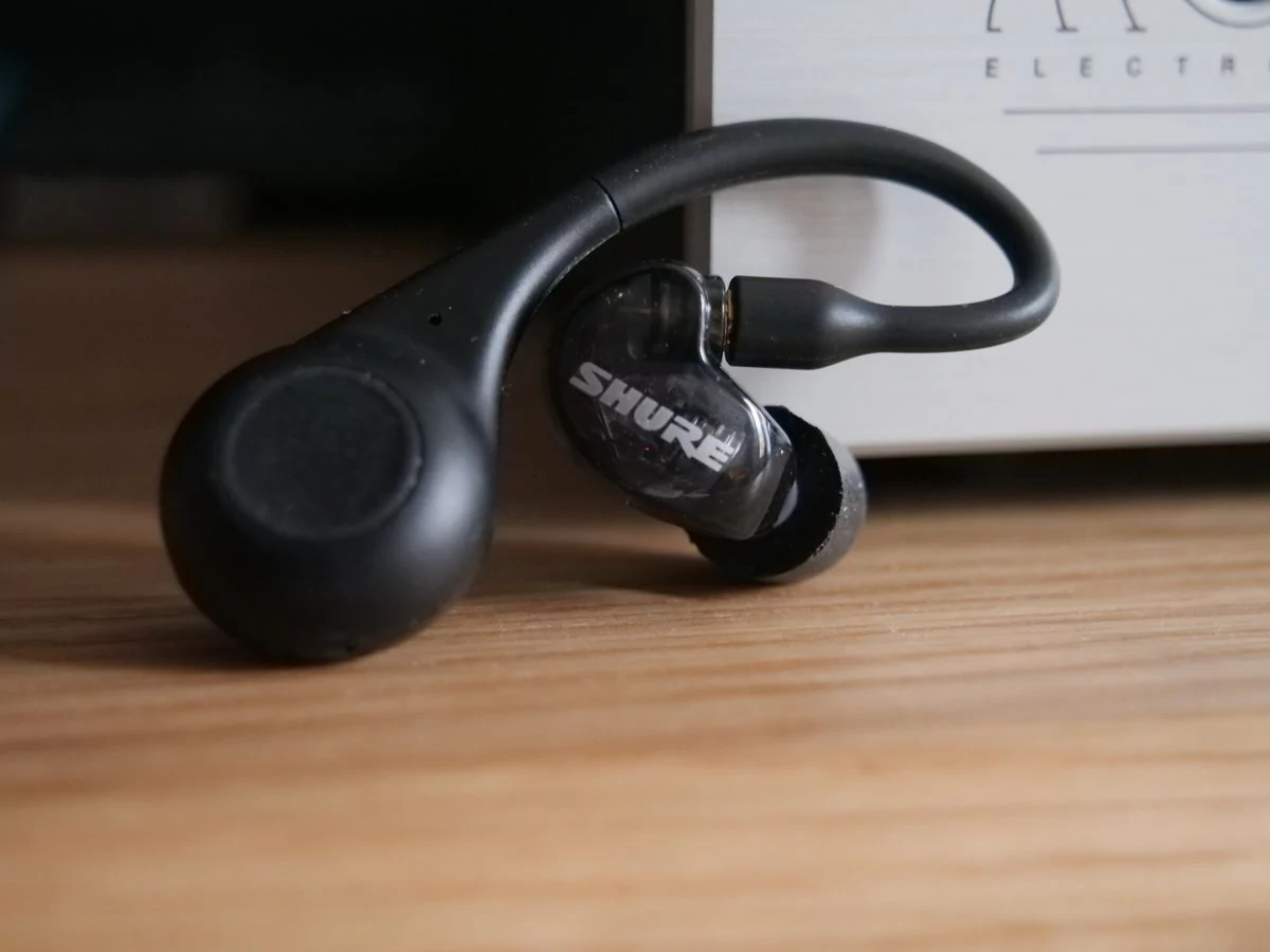 Shure Aonic 215