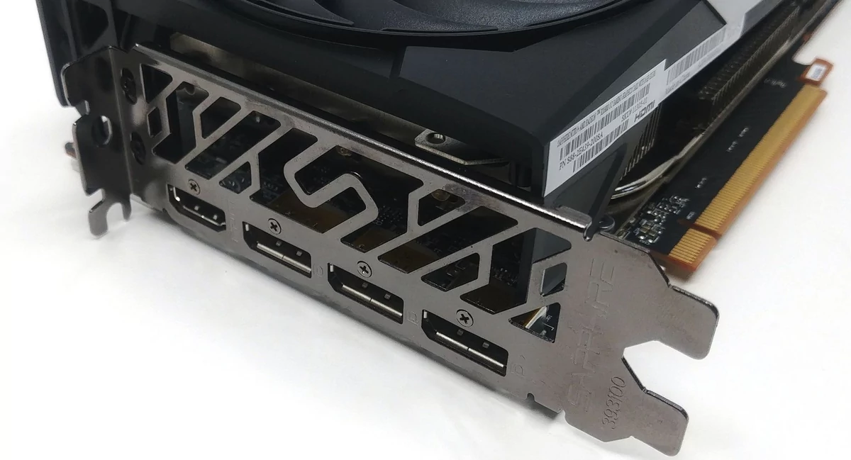 Sapphire Nitro+ AMD Radeon RX 6800 © Nerces