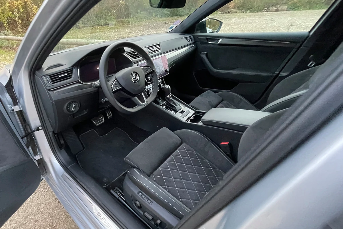 Skoda Superb iV Sportline © Jérôme Cartegini