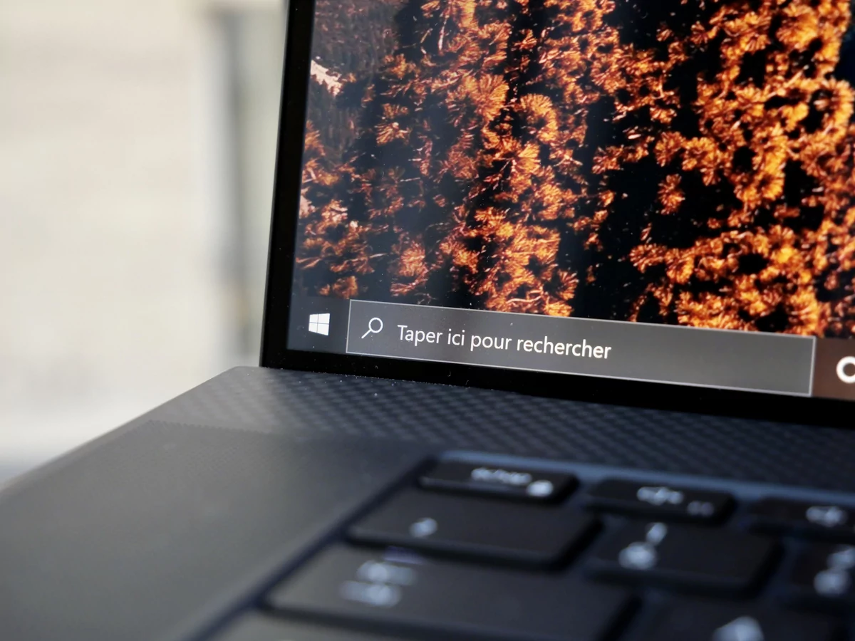 XPS 17 2020-7 © © Dell