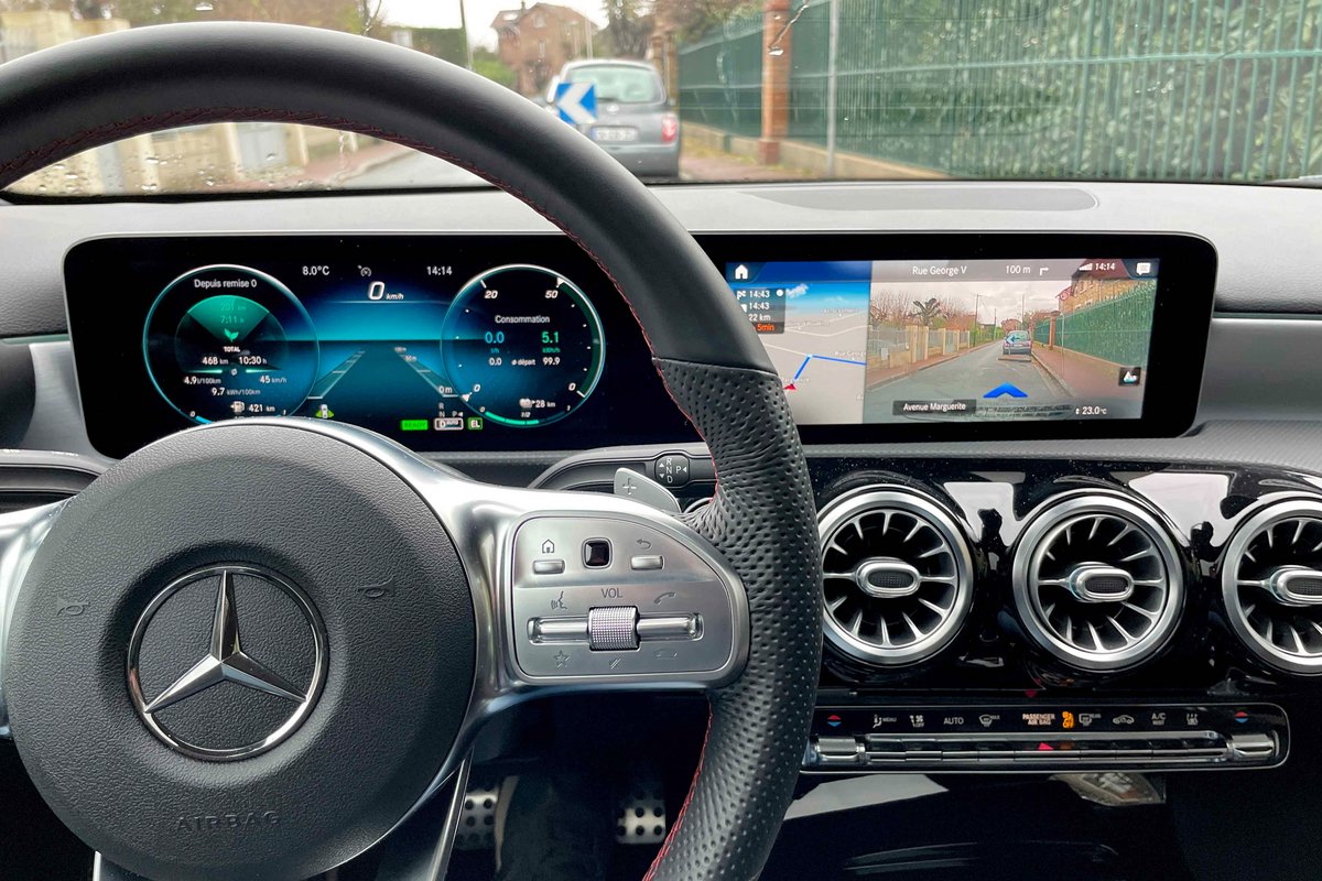 Le système de navigation en réalité augmentée de Mercedes