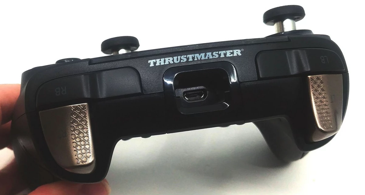 Thrustmaster eSwap X Pro Controller © Nerces
