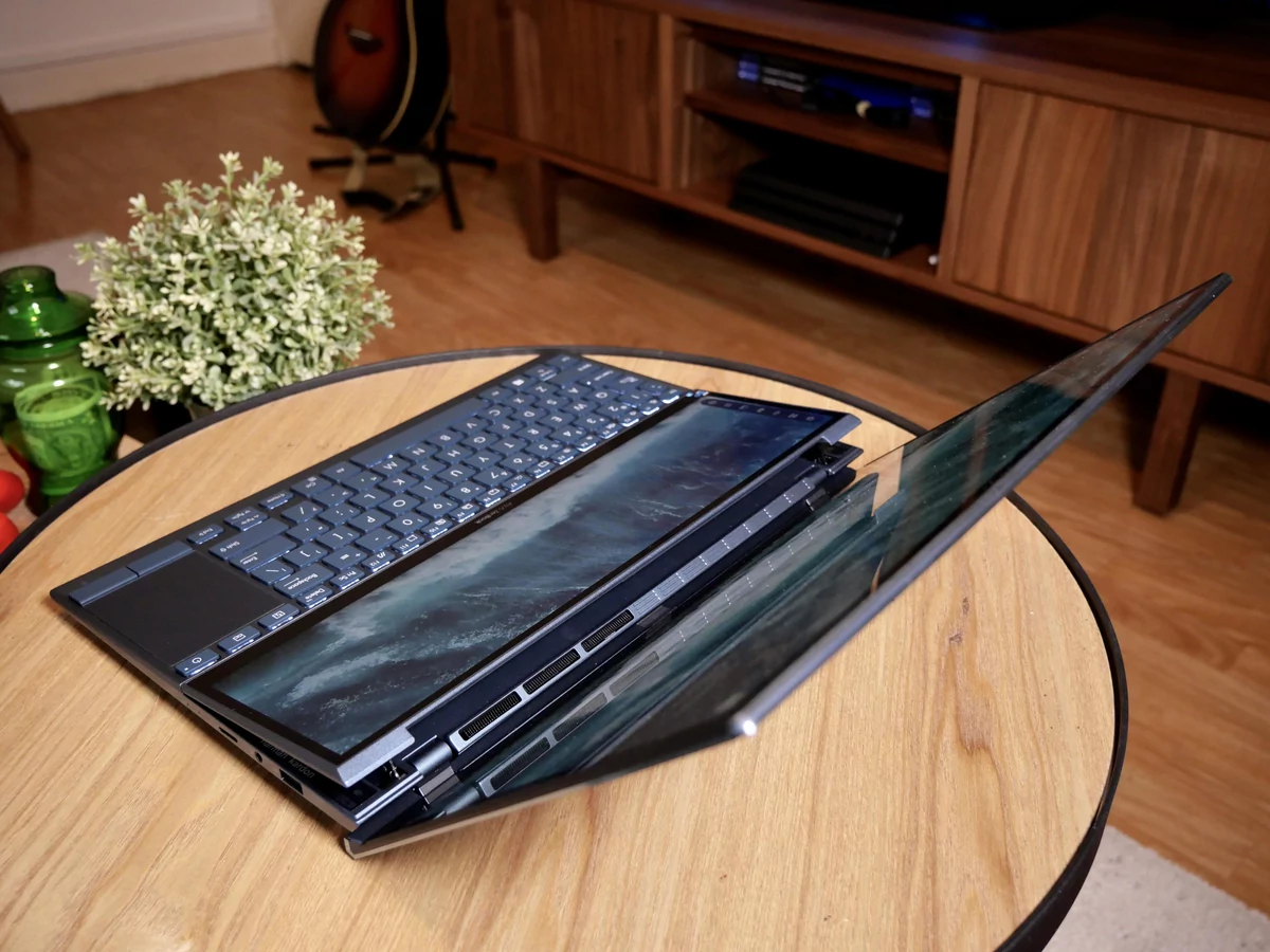 ASUS ZenBook Duo 14 2021-10 © © Nathan Le Gohlisse pour Clubic