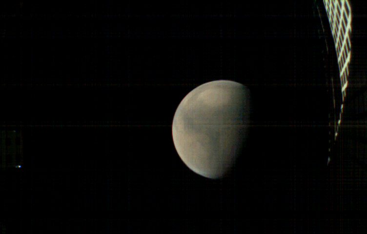 Mars, vu par l&#039;un des deux CubeSat MarCO, après avoir relayé l&#039;atterrissage d&#039;InSight. Crédits NASA