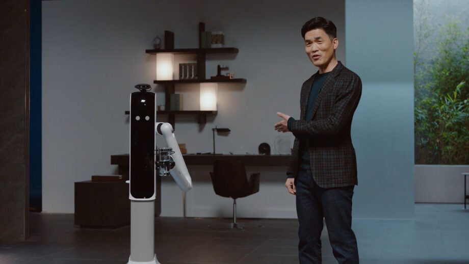 CES 2021 : le robot de Samsung vous sert d'aide ménagère et va même jusqu'à vous apporter votre bière