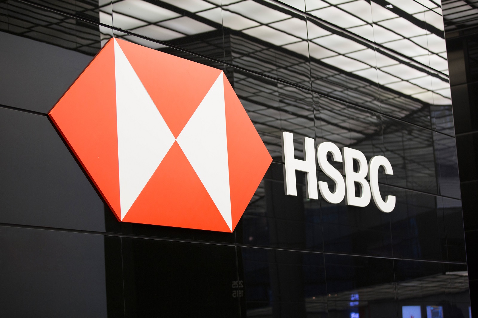 Pourquoi HSBC, plus grosse banque d'Europe, arrête de financer les nouveaux projets pétroliers