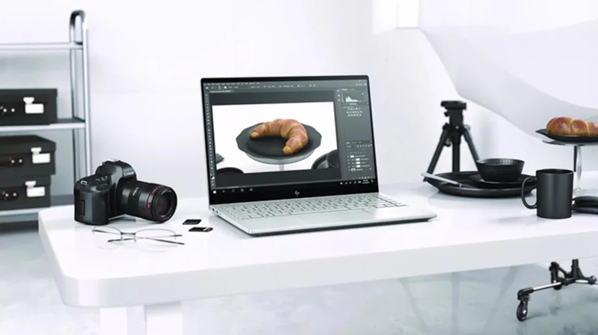 HP Envy 14 © © HP