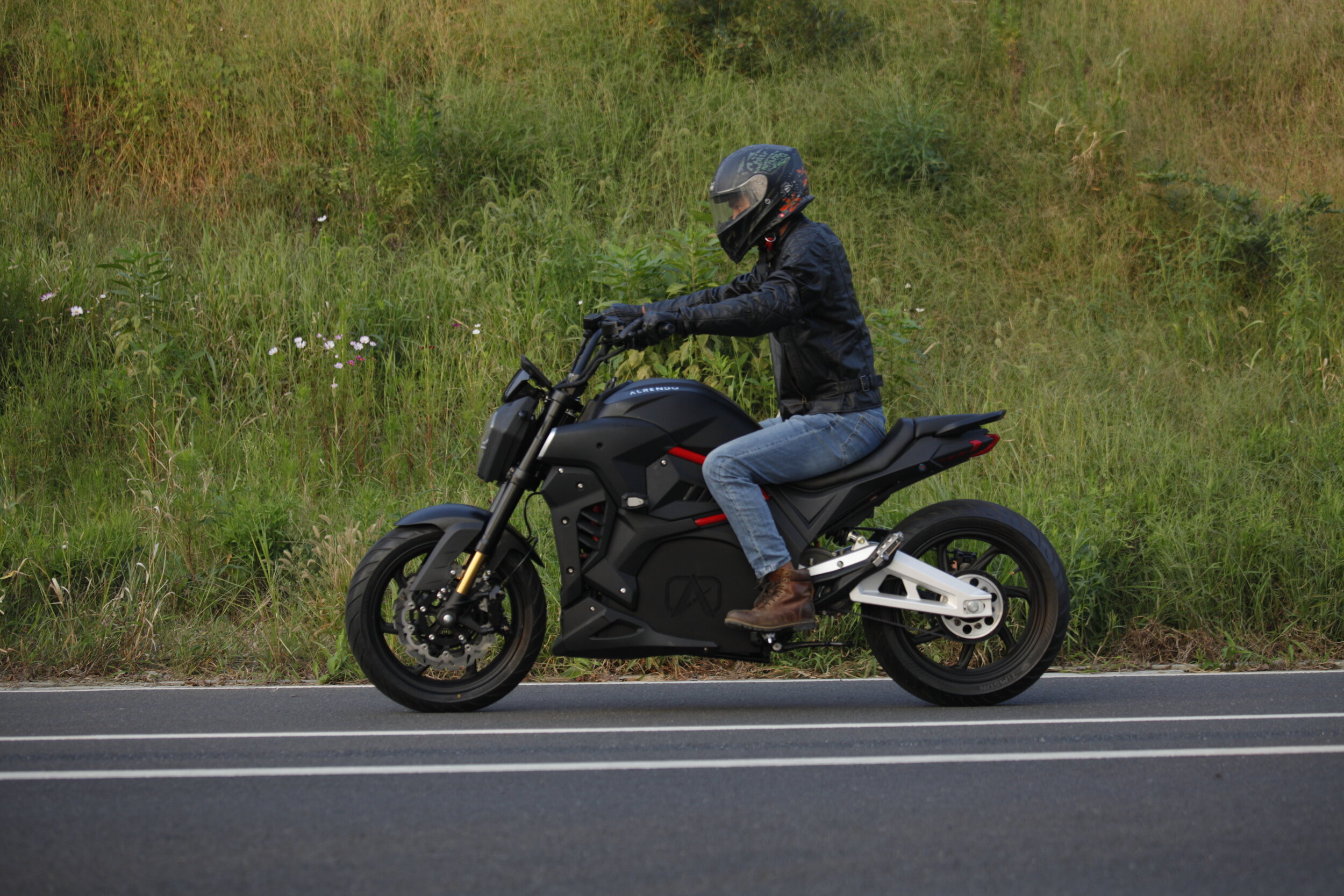 Alrendo TS Bravo : une moto électrique accessible pour le marché européen