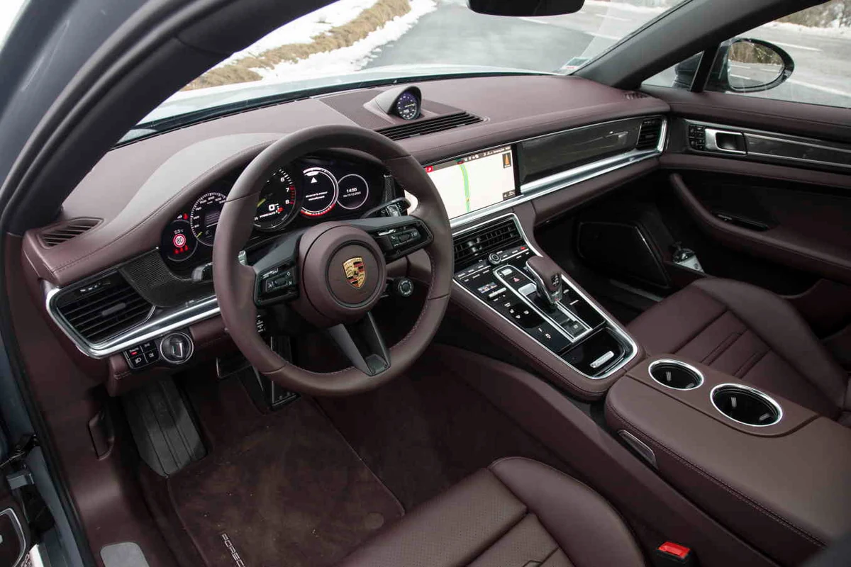 Porsche Panamera 4S E-Hybrid © Camille Pinet