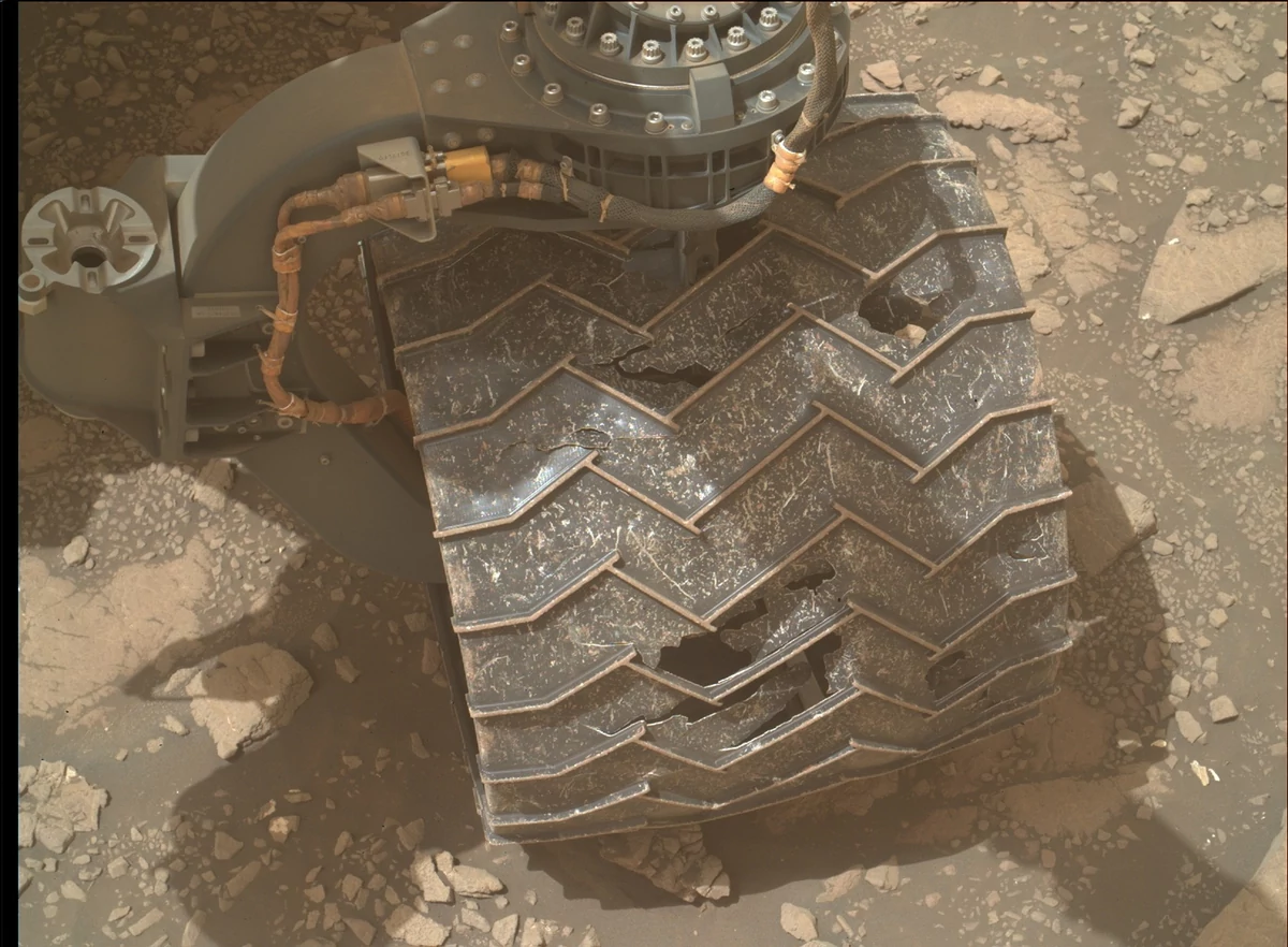 Curiosity roues 2021 © NASA/JPL-Caltech