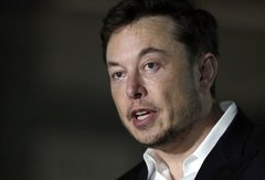 Elon Musk promet des Tesla 100 % autonomes dès l'été 2023