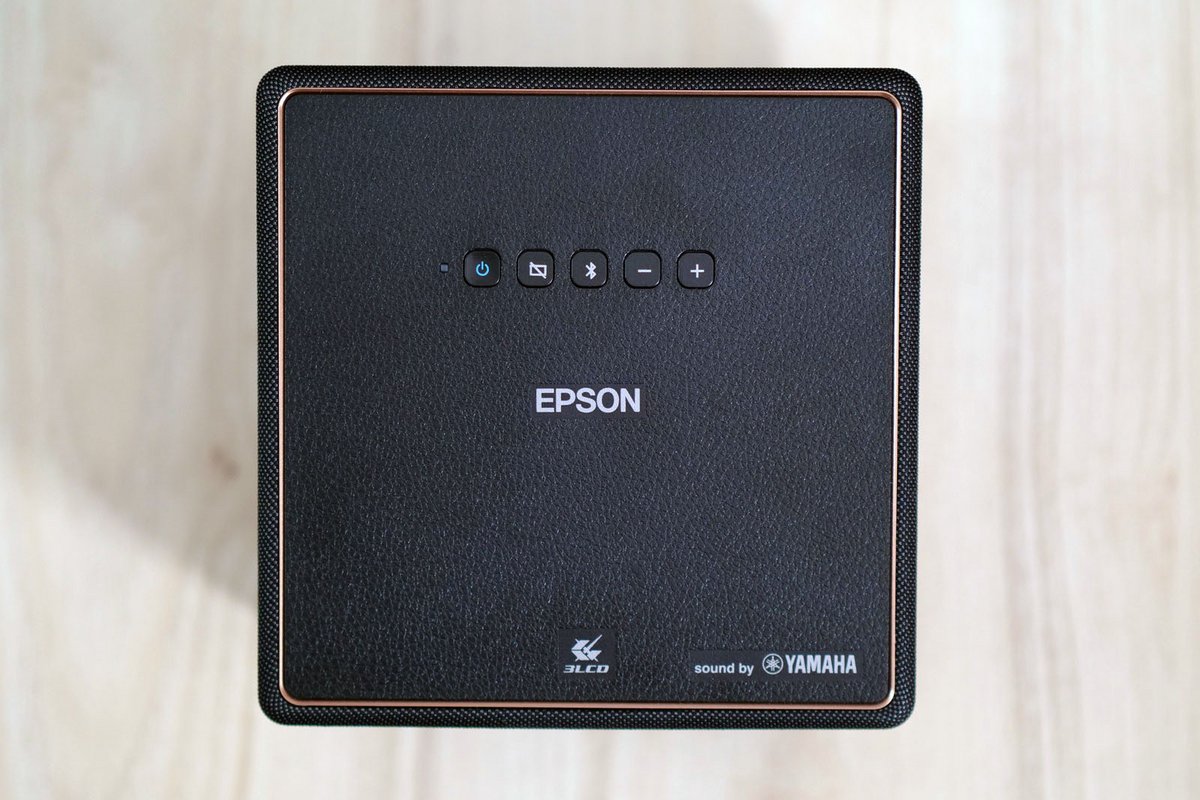 Epson EF-12 dessus