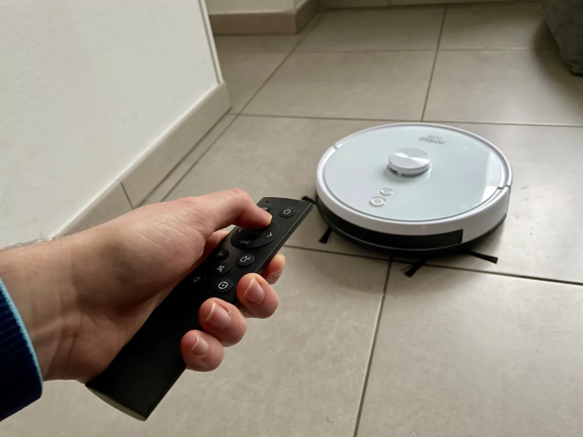 Test Amibot Pure Laser H2O © Mathieu Grumiaux pour Clubic