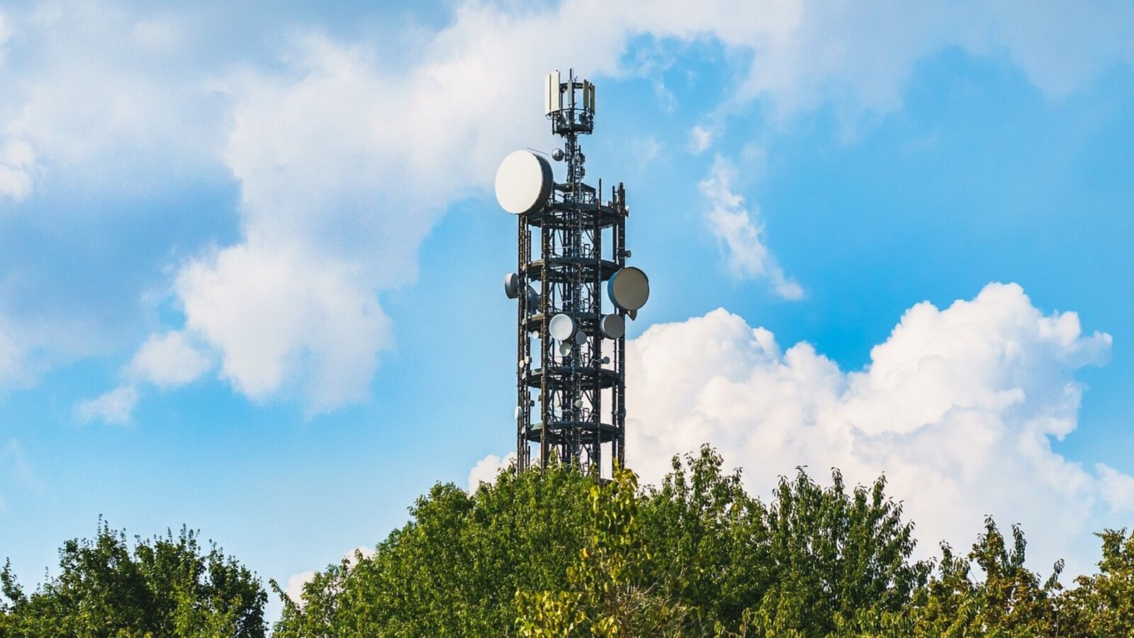 Les opérateurs télécoms du monde restent pour la majorité dépendants des boutiques et centres d'appels