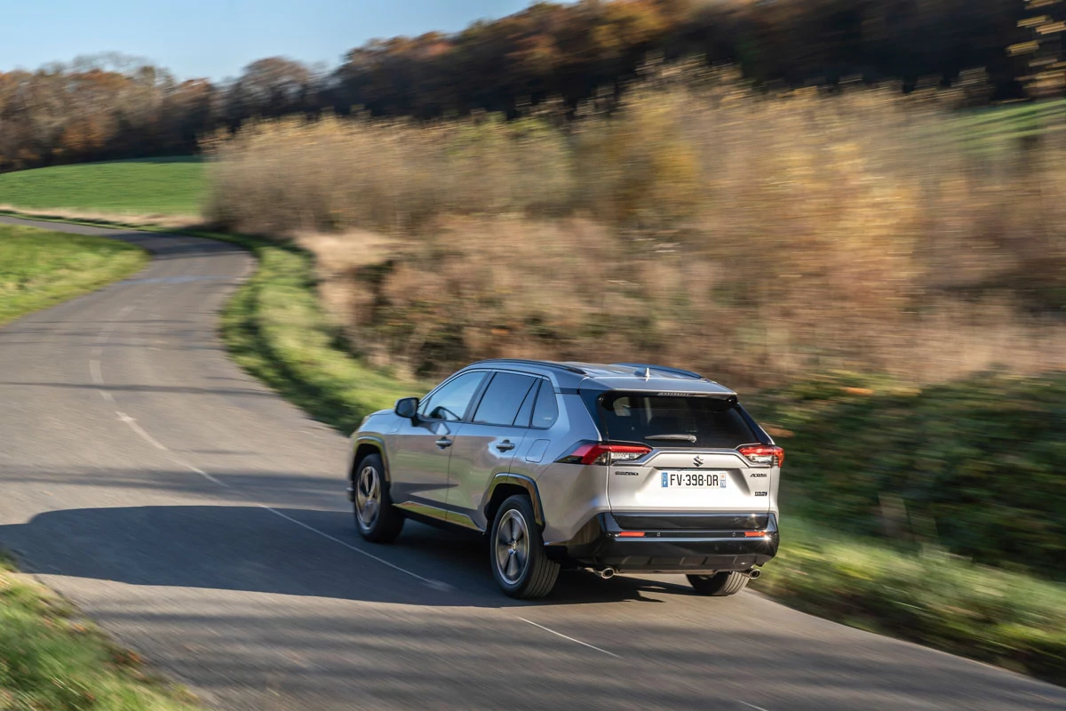 Essai-Suzuki-Across-Hybride-Rechargeable © Suzuki France