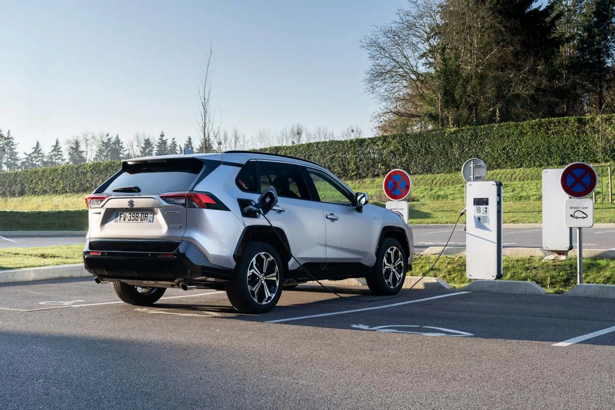 Essai-Suzuki-Across-Hybride-Rechargeable © Suzuki France