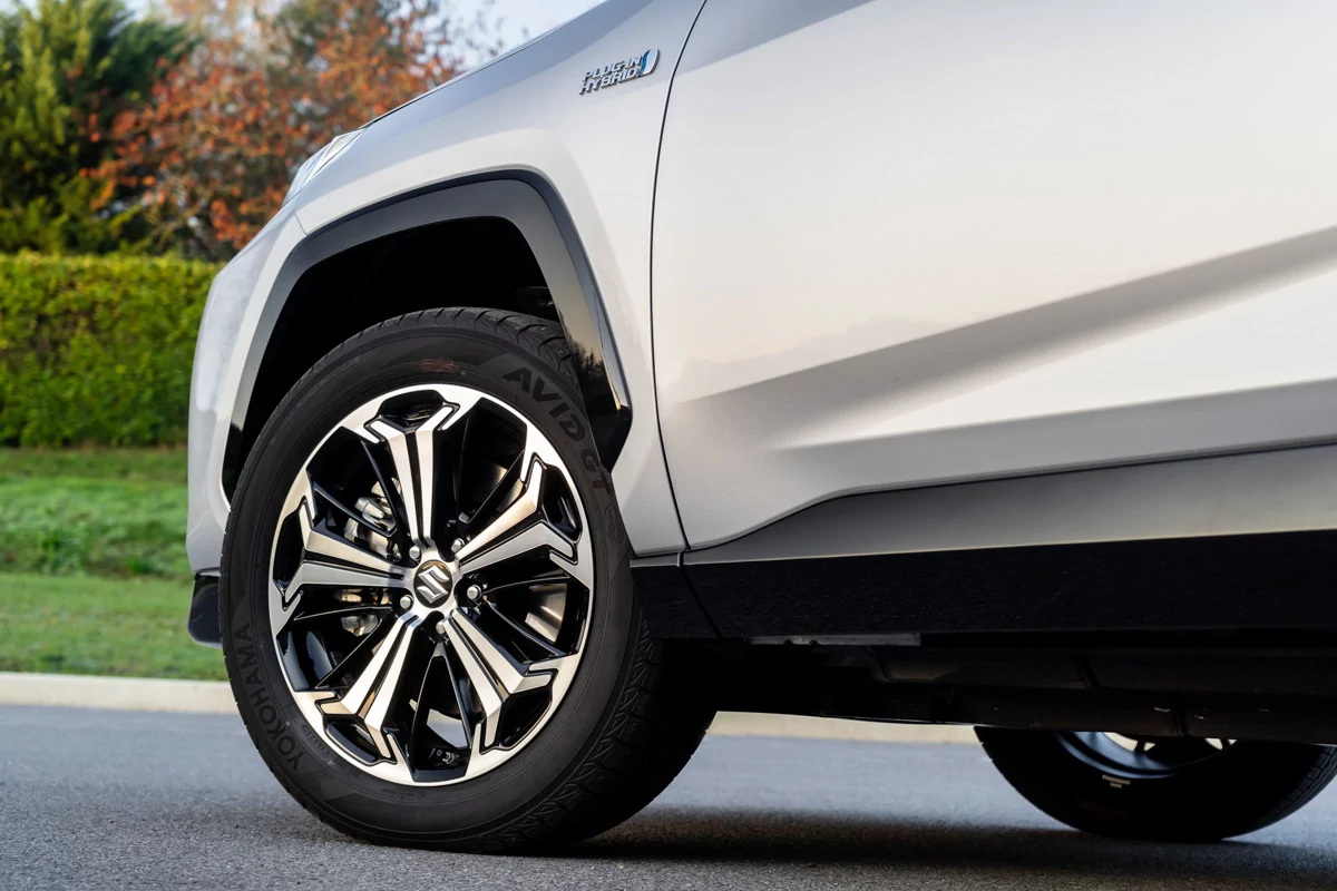 Essai-Suzuki-Across-Hybride-Rechargeable © Suzuki France