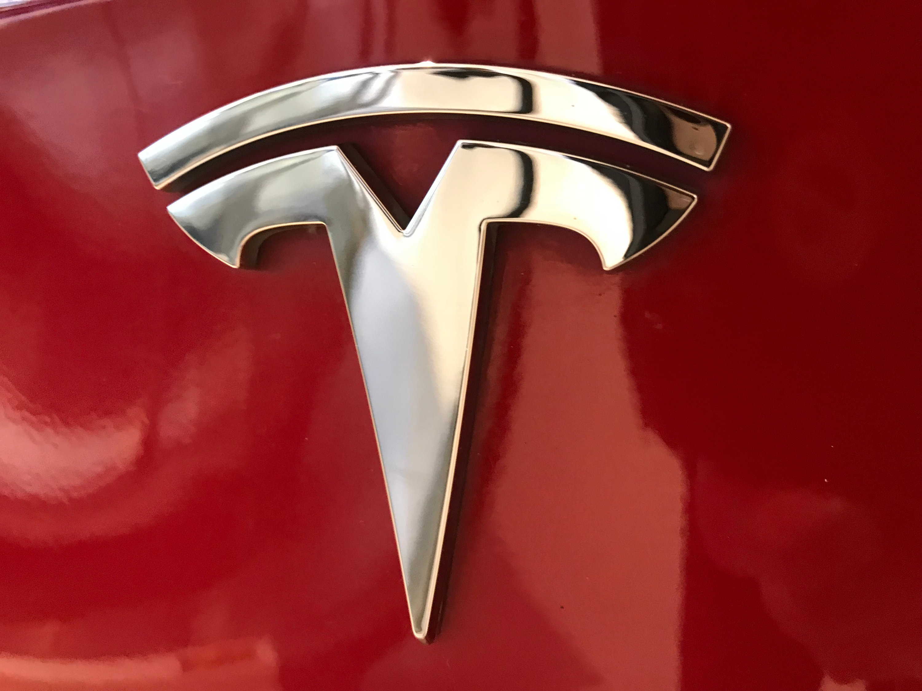 Petits arrangements avec le climat : Tesla prend Jaguar Land Rover sous son aile pour lui éviter une grosse amende