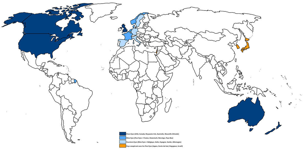 En bleu, les pays membres des Five / Nine / Fourteen Eyes. En orange, les pays suspectés de coopérer avec les Five Eyes.