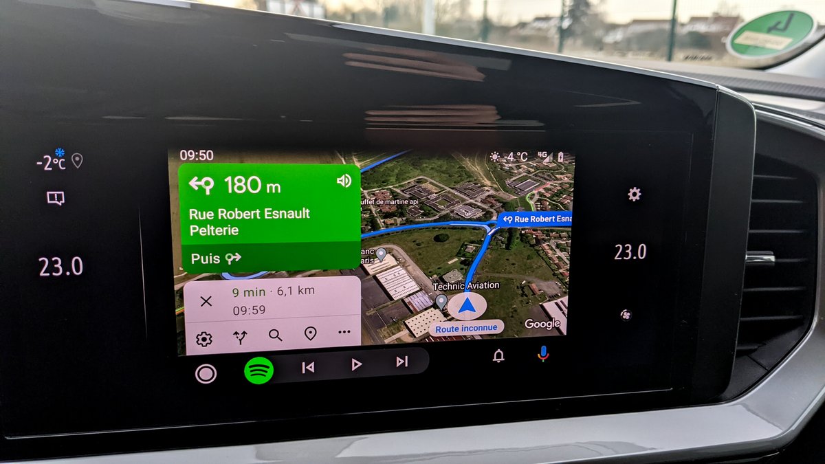 Android Auto et Apple CarPlay sont disponibles en version filaire - D. Nogueira pour Clubic
