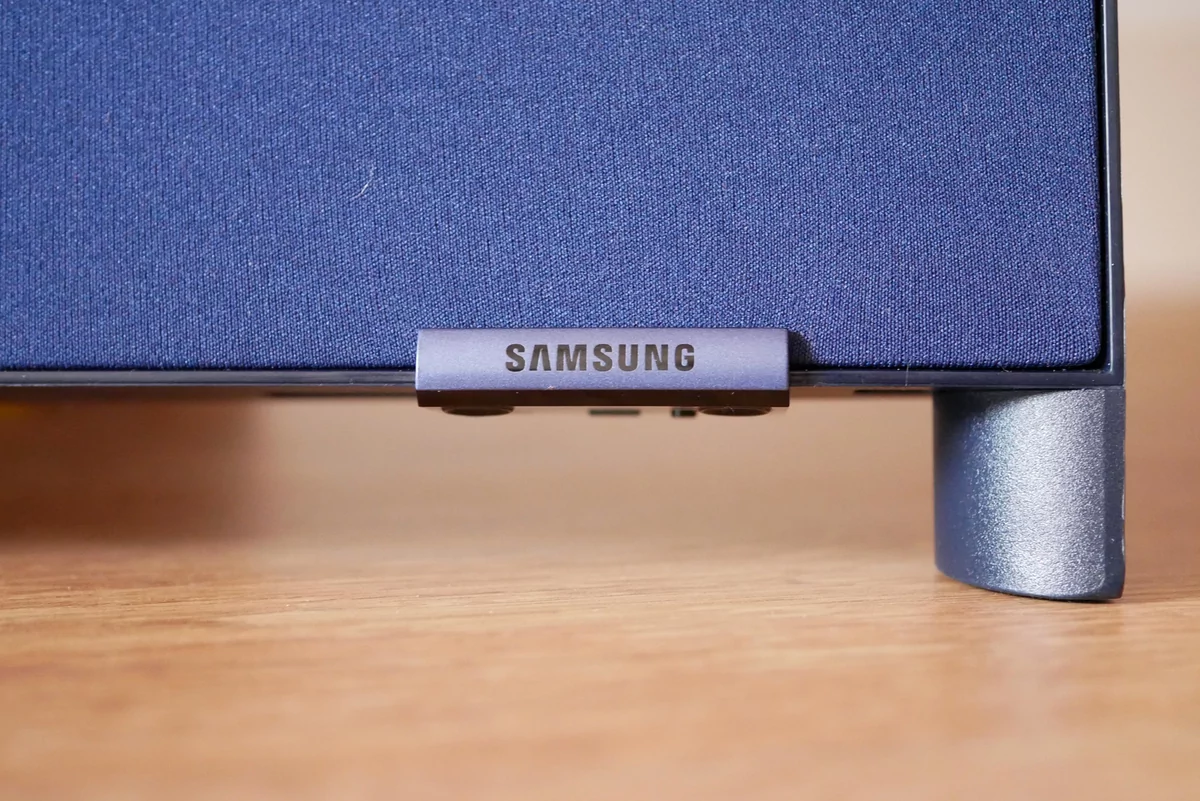Samsung The Sero détail