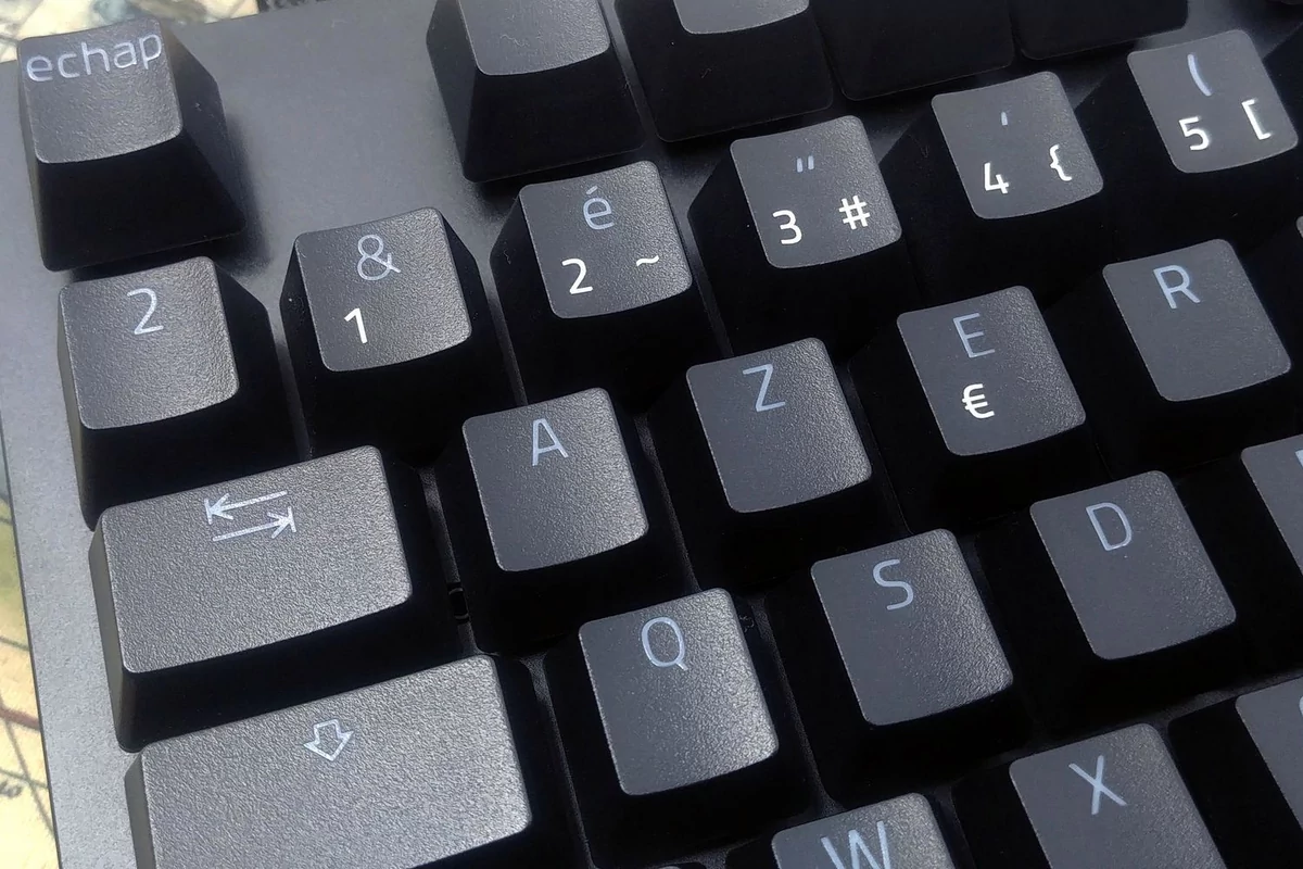 Razer Huntsman V2 Analog © Nerces