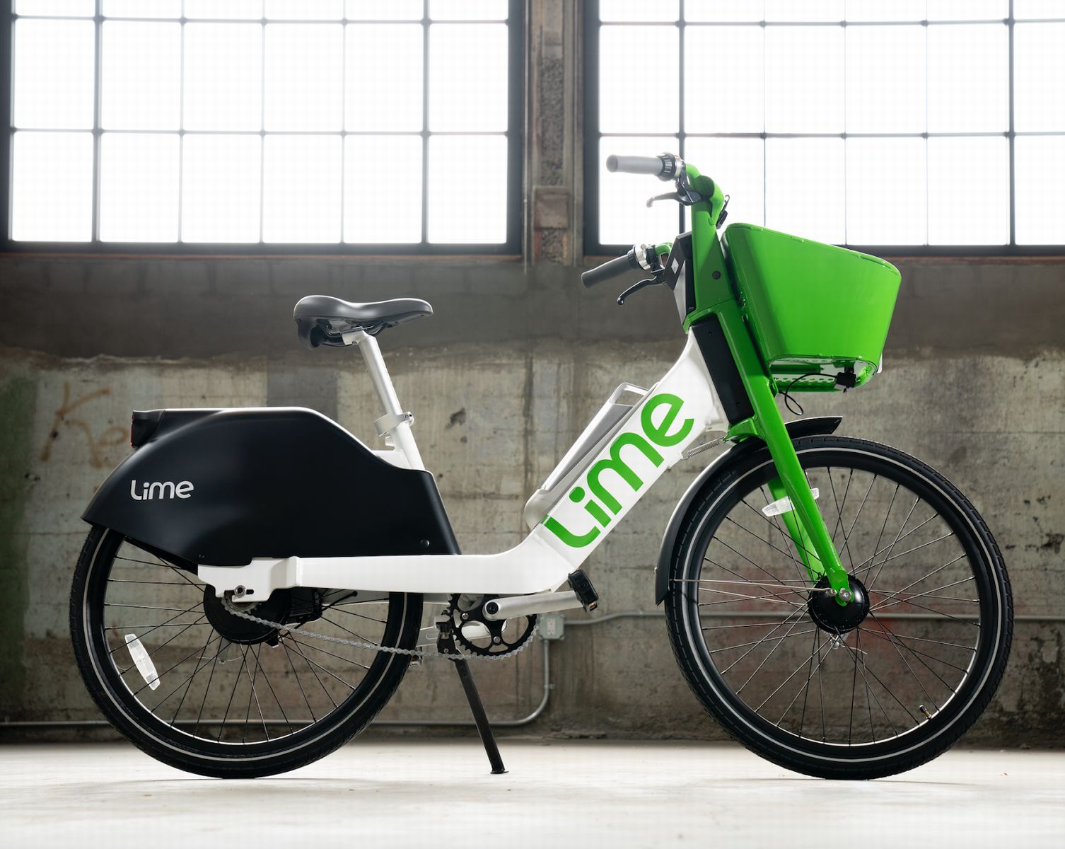 Lime va lancer des vélos électriques en libre-service à batterie interchangeable avec ses trottinettes