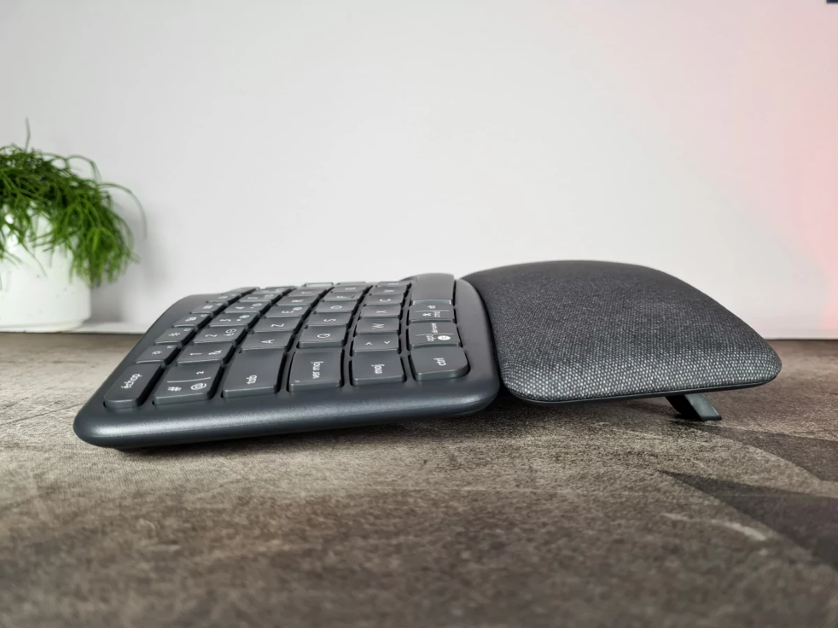 Test Logitech K860 Ergo : le clavier ergonomique PC/Mac qui fait des vagues  - Les Numériques