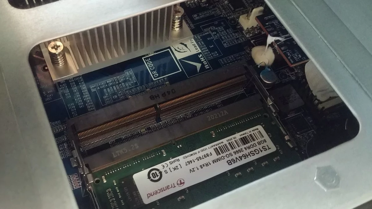 QNAP TS-h973AX © Nerces