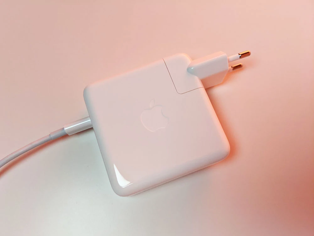 chargeur macbook pro 13 M1