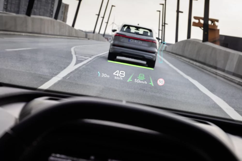 Audi dévoile son nouvel affichage tête haute en réalité augmentée