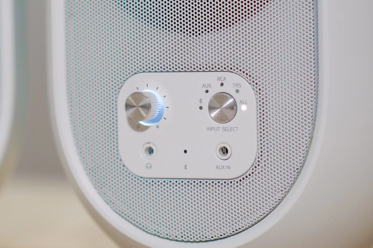 JBL 104-BT boutons