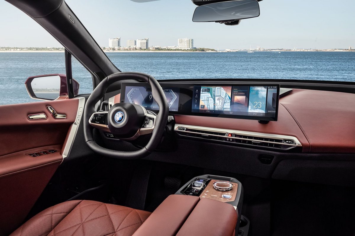 BMW iDrive 2021