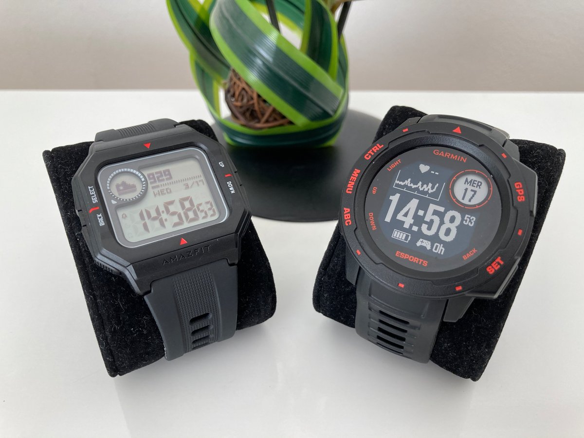 Neo et Instinct : deux smartwatches qui surfent sur la vague rétro.
