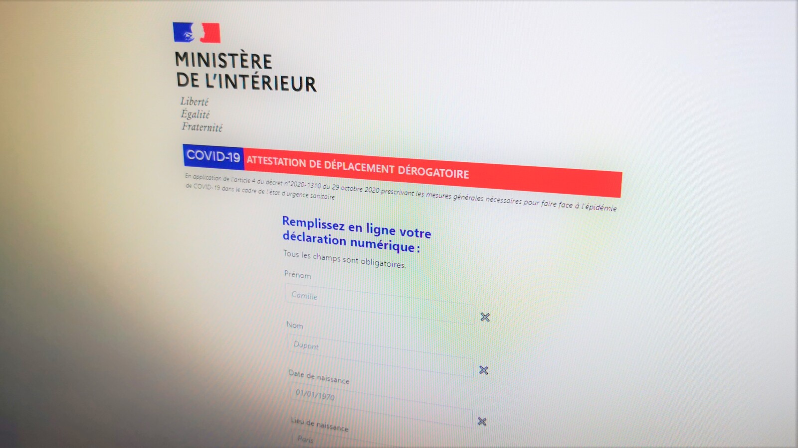 Attestation de déplacement : confinement ou couvre-feu, à chacun son document dérogatoire !