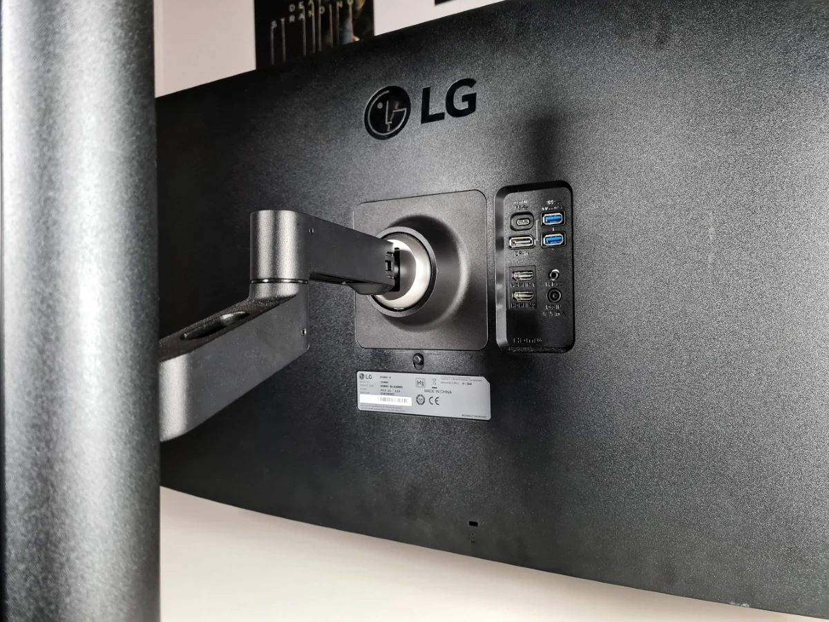 Test LG UltraFine Ergo 32UN880_3 © Matthieu Legouge