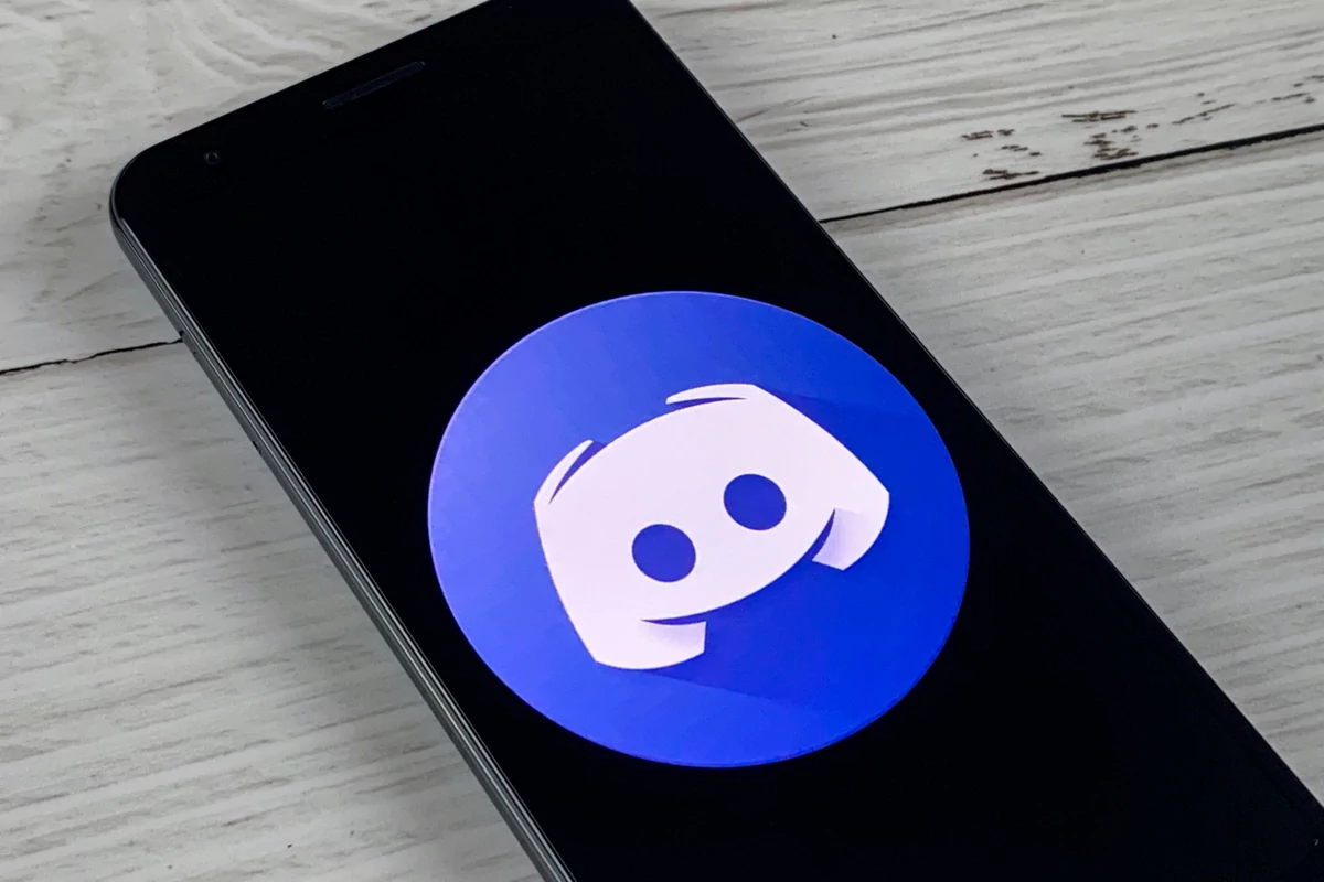 Discord © NYC Russ / Shutterstock.com